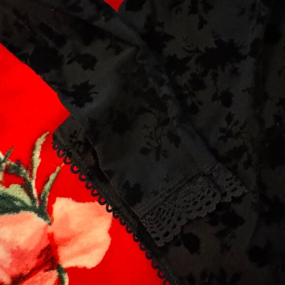 Free People Babes in Bandeaus Black Velvet Floral Lace Thong Bodysuit NWOT XS/Sm - Picture 8 of 16
